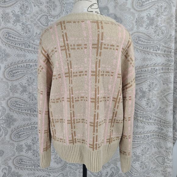 #0386 Design history sweater size Medium - Picture 4 of 9